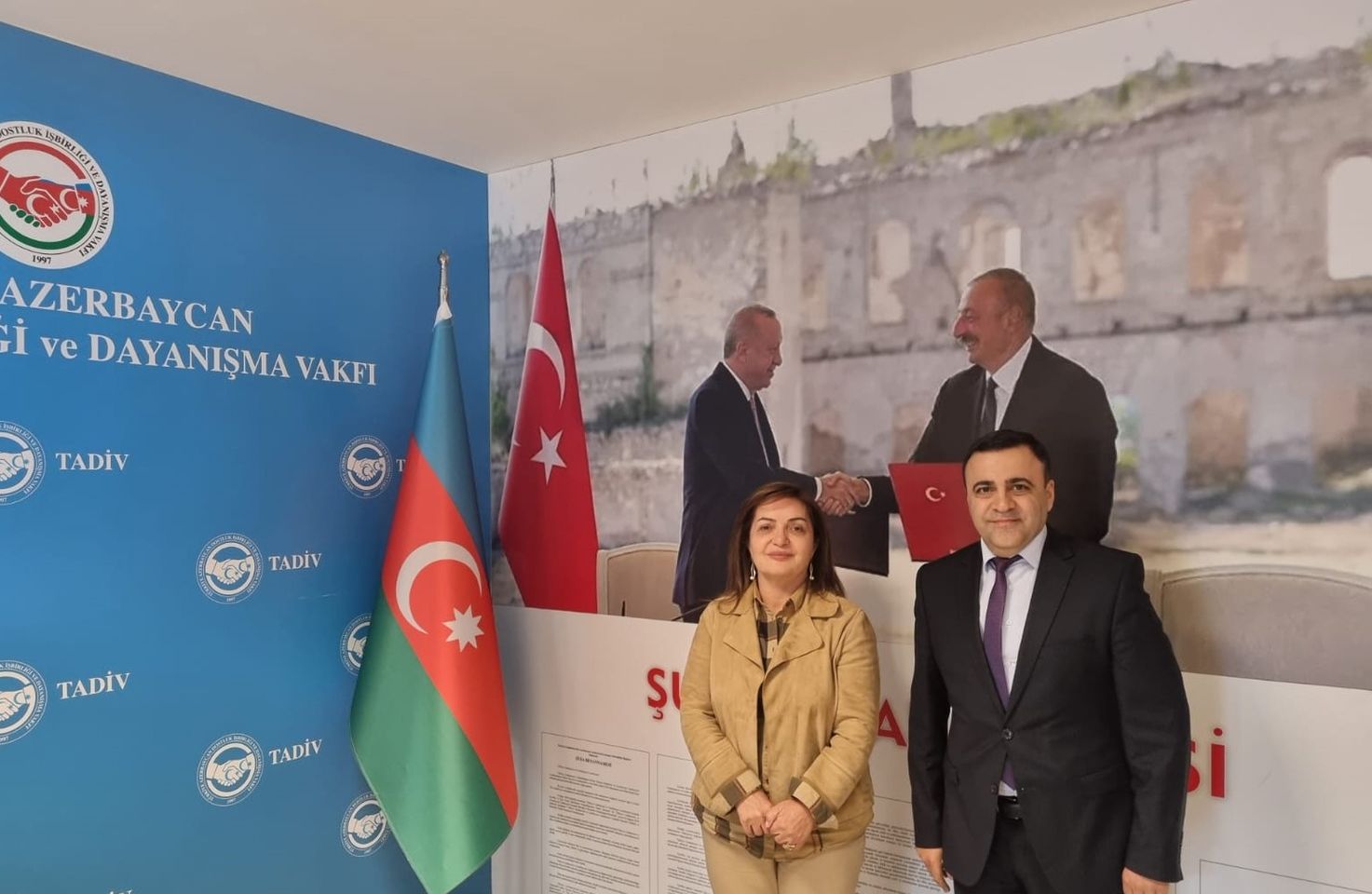 Azerbaycan Kültür Merkezi Başkanı Samir Abbasov TADİV Başkanı Prof. Dr. Aygün Attar'ı Ziyaret Etti