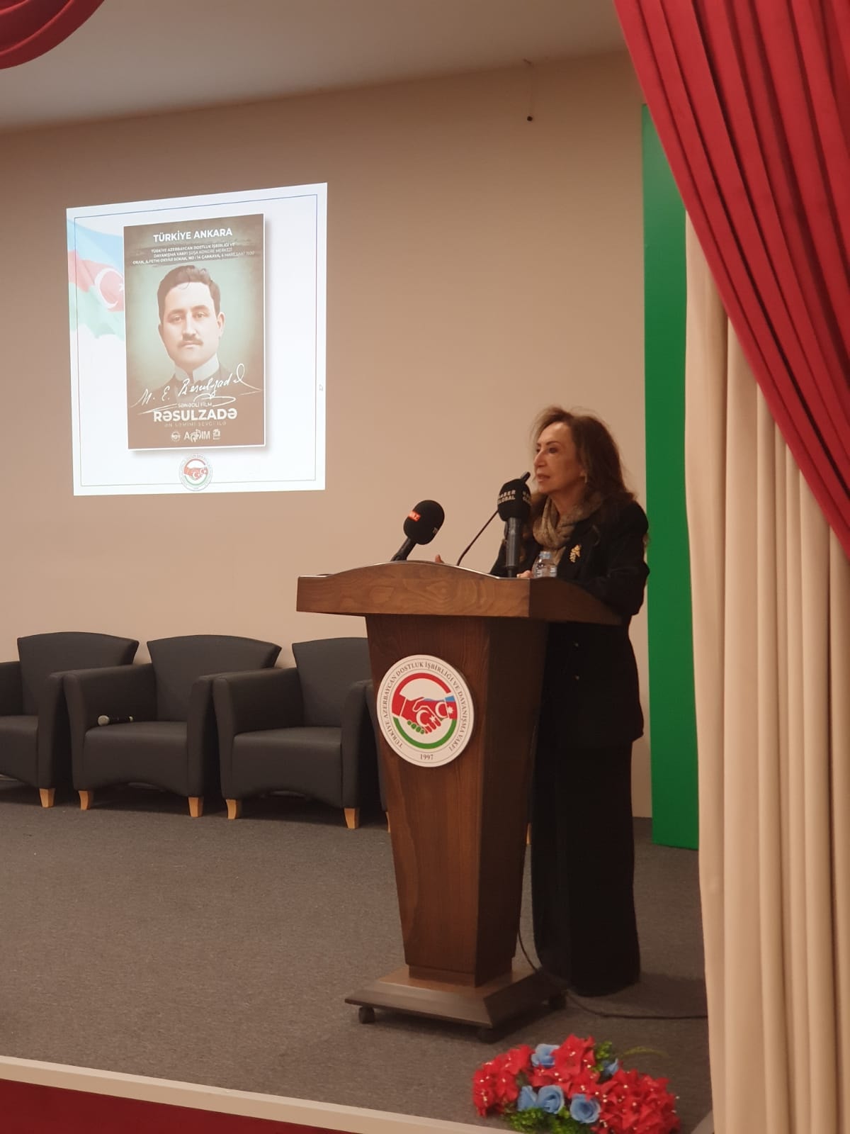 TADİV Şuşa Kongre Merkezi'nde Mehmet Emin Resulzade'nin Hayatını Konu Alan Belgesel Film İzlecilerle Buluştu