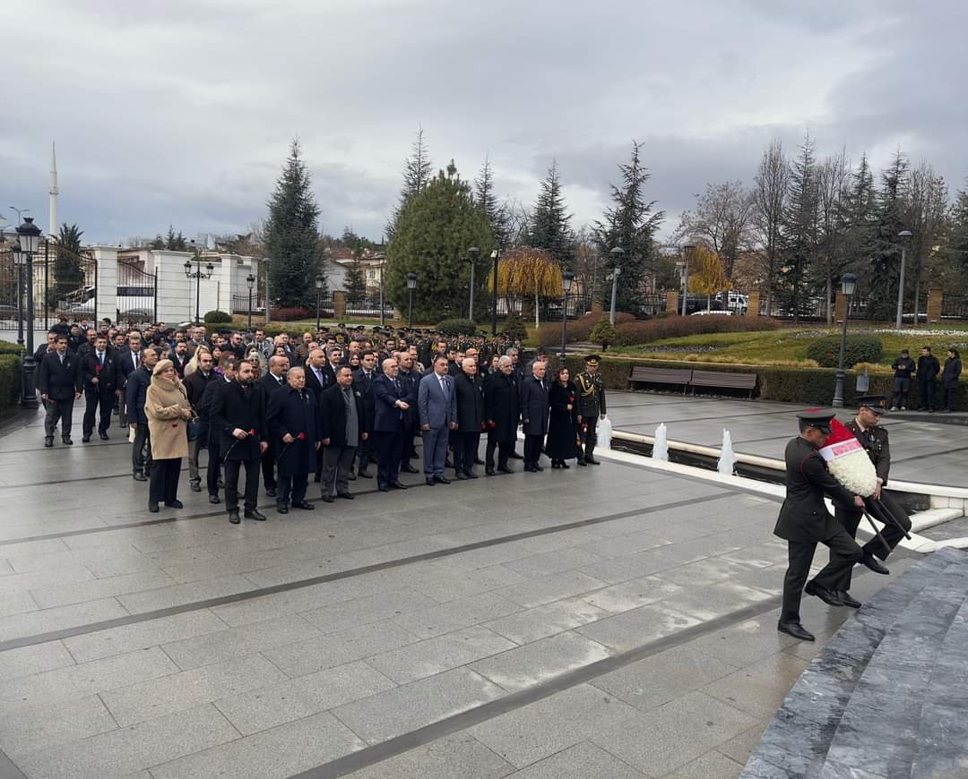 Umummilli Lider Haydar Aliyev'in Vefatının 19. Yıl Dönümünde Ankara'da Anıtının Önünde Çelenk Koyma Töreni Düzenlendi