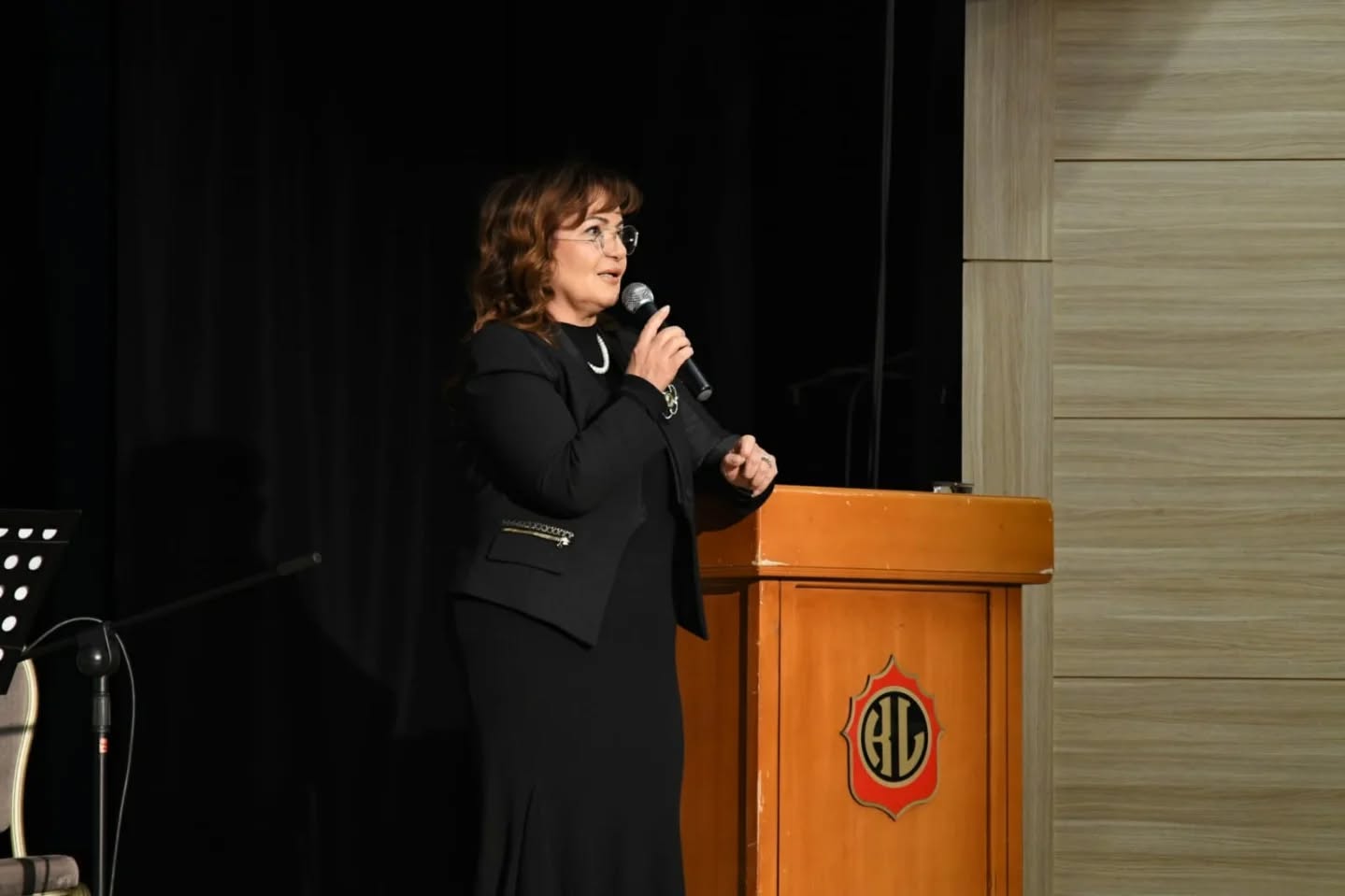 Kabataş Lisesinin Daveti Üzerine,  Başkanımız Prof.Dr.Aygün Attar, Kendileri İçin Düzenlenen Hocalı Soykırımını Anma Konferansı'na Katılarak Konuşmalarını Gerçekleştirdi