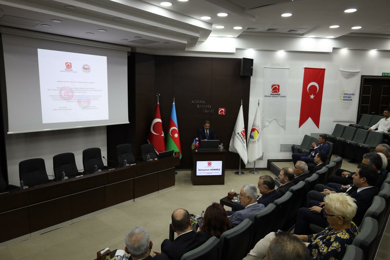 TADİV ve Adana Sanayi Odası iş birliğinde, Azerbaycan Büyükelçimiz Dr.Reşad Memmedov'un katılımlarıyla ADASO - Sakıp Sababcı Konferans Salonu'nda Azerbaycan Ülke Günü; İş ve Yatırım Fırsatları Toplantısı gerçekleştirildi.